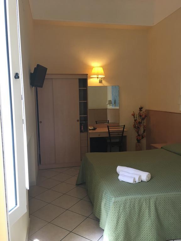 Hotel Bahia ヴィアレッジョ 部屋 写真
